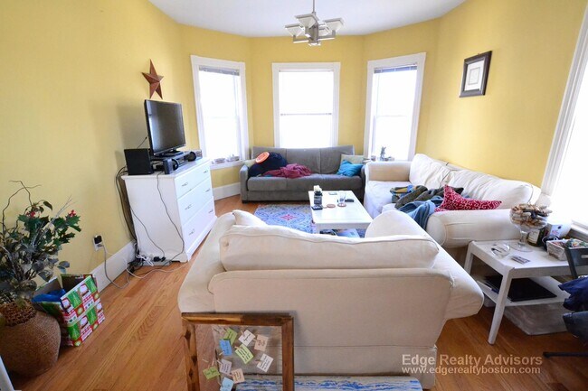 22 Eulita Ter, Unit 1 in Boston, MA - Building Photo - Building Photo