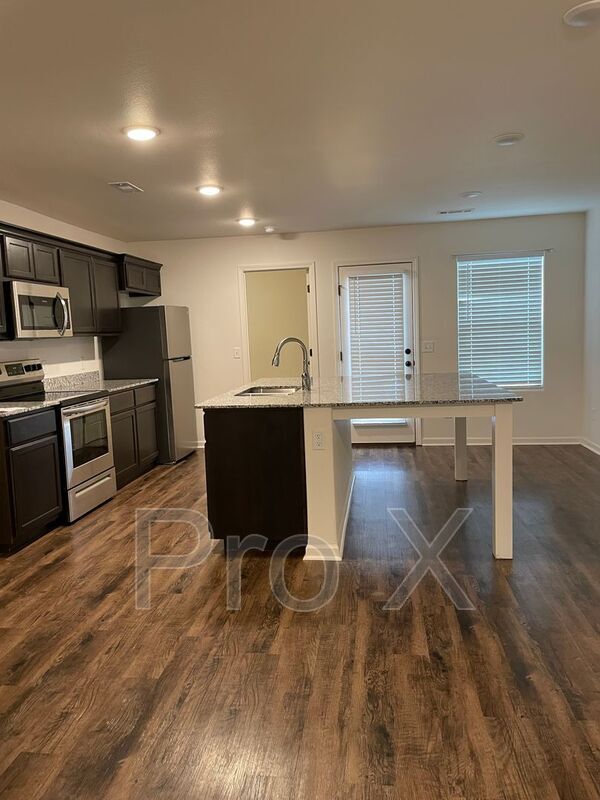 property at 731 N Oak St