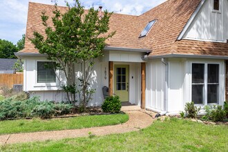 1879 Corbin Rd in Germantown, TN - Building Photo - Building Photo