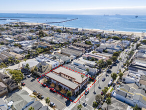 1102 Central Ave in Seal Beach, CA - Building Photo - Building Photo