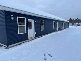 12 Boulder Dr in Milford, ME - Building Photo