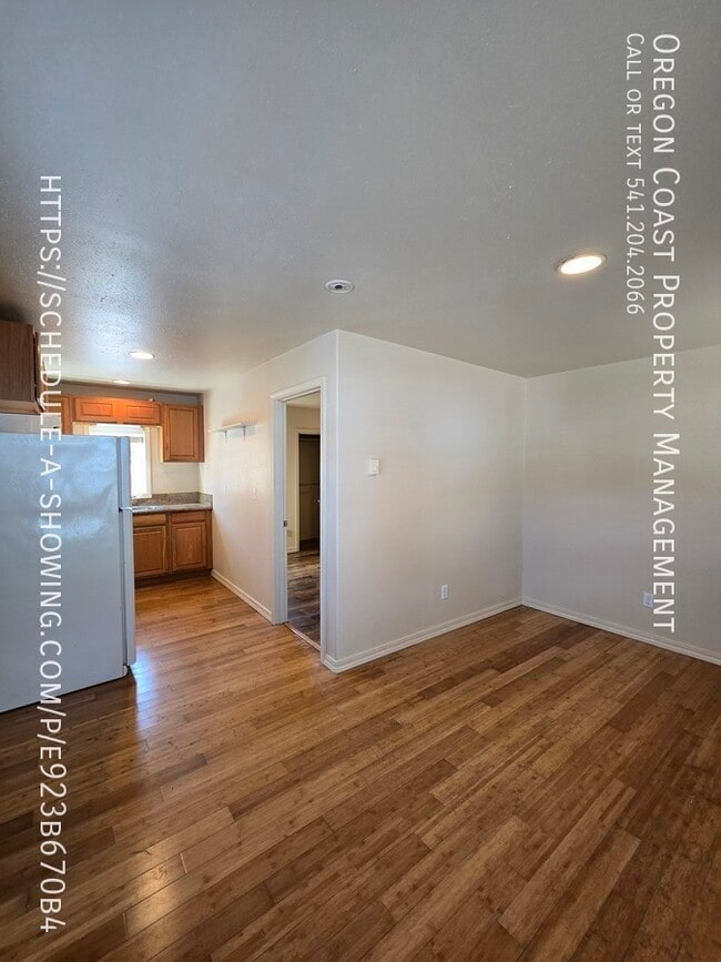 property at 3415 US-101