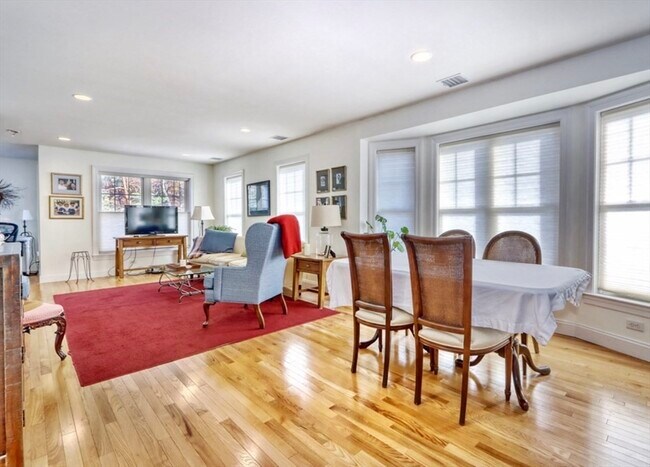 32 Lagrange St in Boston, MA - Building Photo - Building Photo