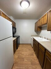 2106 Valleyhigh Dr NW, Unit 108 in Rochester, MN - Foto de edificio - Building Photo