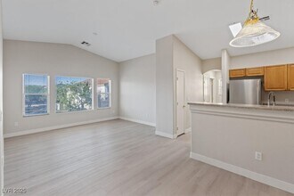 8668 Tomnitz Ave in Las Vegas, NV - Building Photo - Building Photo