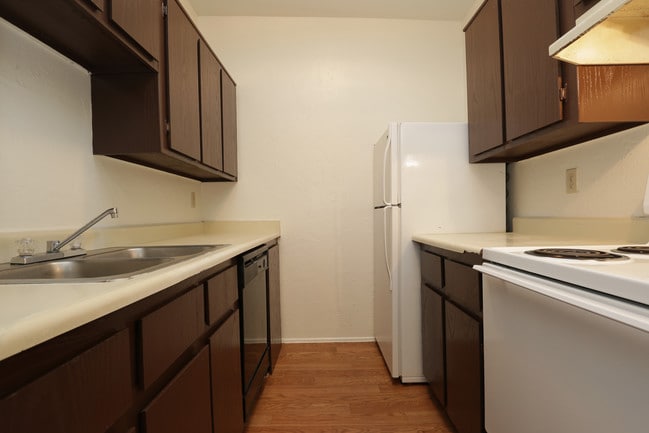 Westlake Village in Tucson, AZ - Building Photo - Interior Photo