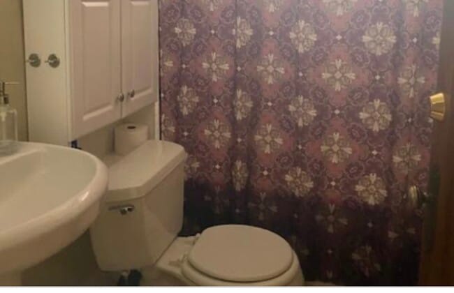 3022 N Oakland Ave in Milwaukee, WI - Building Photo - Building Photo