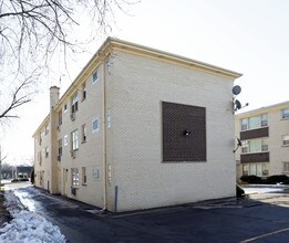 1034 S York Rd in Bensenville, IL - Foto de edificio - Building Photo