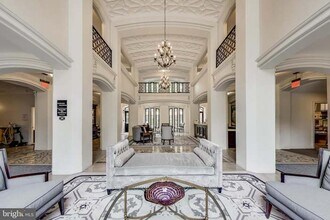 1701 16th St NW, Unit 217 in Washington, DC - Building Photo - Building Photo