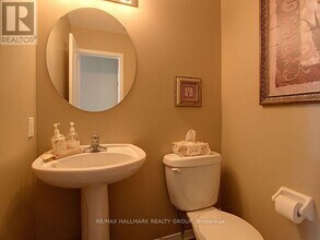 214 Pendra Way in Ottawa, ON - Building Photo - Building Photo