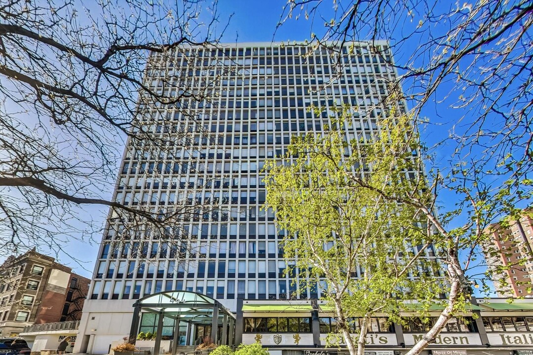 444 W Fullerton Pkwy in Chicago, IL - Building Photo
