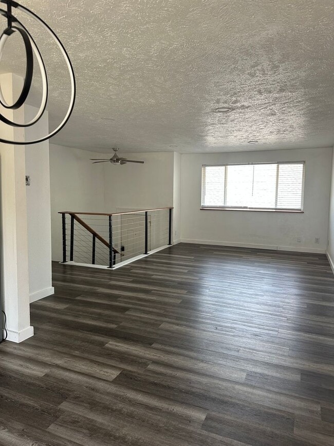 property at 1605 W York Ave