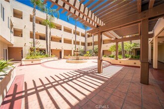 13941 Sherman Way in Los Angeles, CA - Building Photo - Building Photo