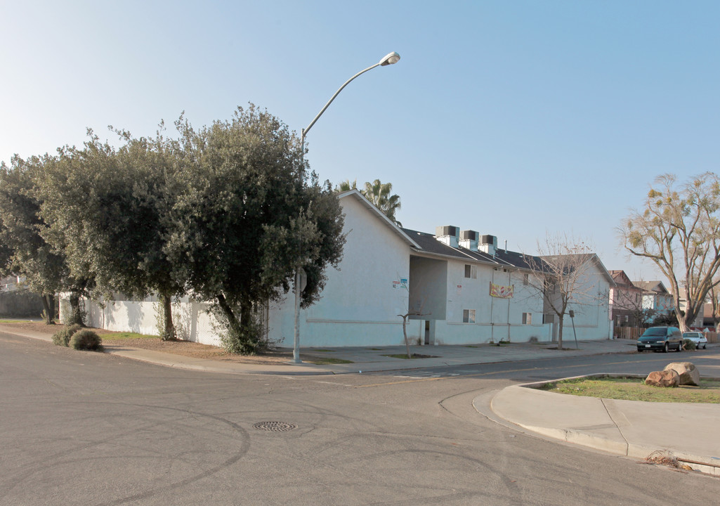 1956 Darrah St in Ceres, CA - Building Photo