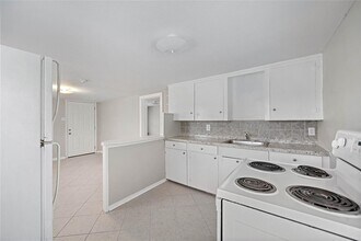 5501 Menard Ave in Galveston, TX - Building Photo - Building Photo