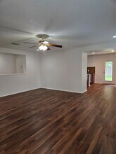 1124 Hyde Park Dr in Round Rock, TX - Foto de edificio - Building Photo