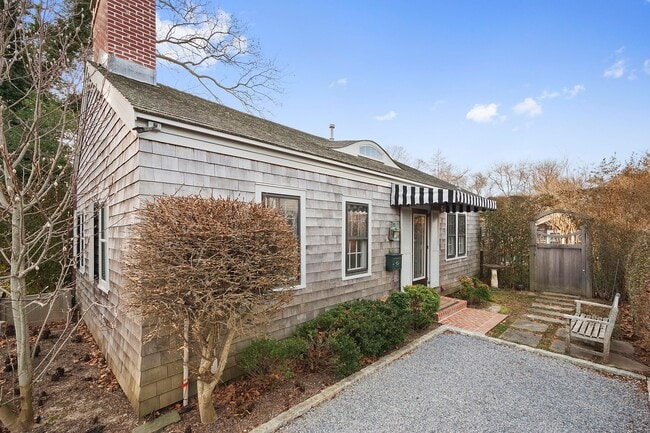 99 Egypt Ln in East Hampton, NY - Building Photo - Building Photo