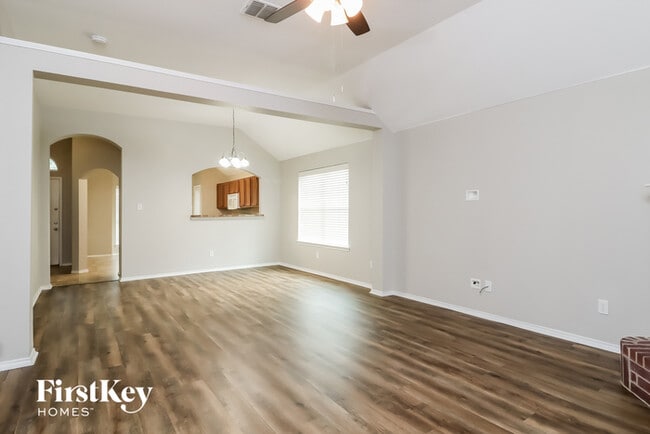 1124 Manhassett Ct in Fort Worth, TX - Building Photo - Building Photo