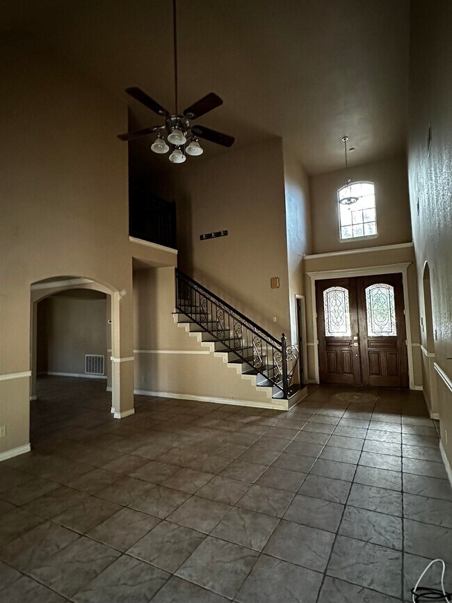 431 Puig Dr in Laredo, TX - Building Photo - Building Photo