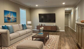 231 Fryer St in Conroe, TX - Building Photo