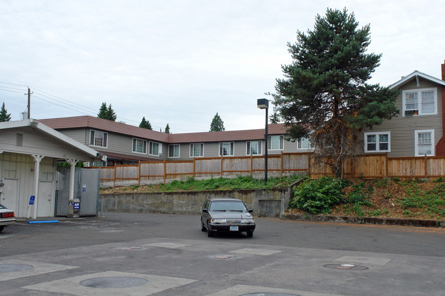 Dahlak apartments in Portland, OR - Building Photo - Building Photo