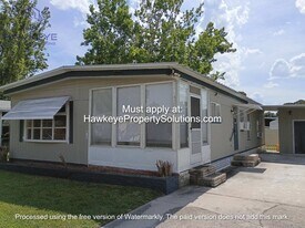 435 Lazy Lake Dr W in Lakeland, FL - Building Photo