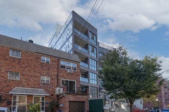 30-57 Crescent St in Long Island City, NY - Foto de edificio - Building Photo