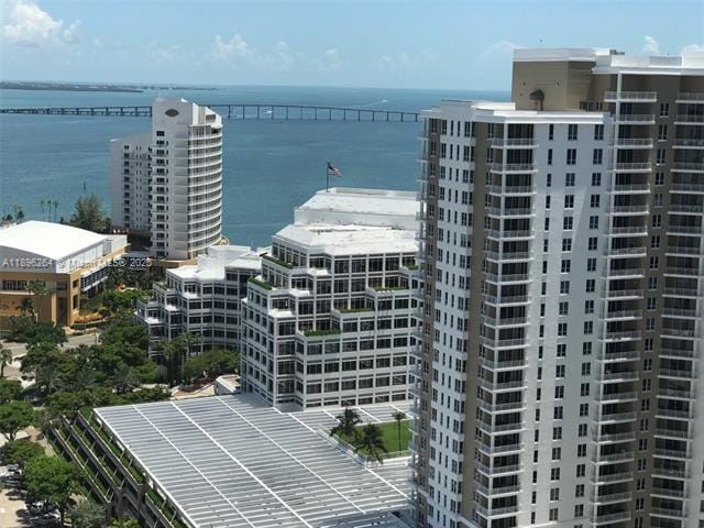 900 Brickell Key Dr in Miami, FL - Building Photo - Building Photo