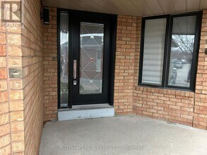 11 Trammell Ln in Brampton, ON - Building Photo - Building Photo