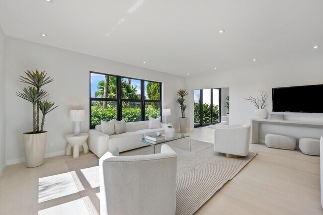 800 Greensward Ct in Delray Beach, FL - Building Photo - Building Photo