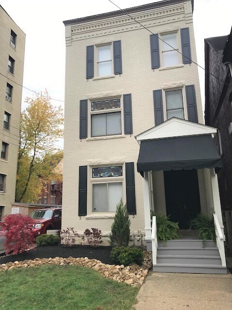 5934 Elwood St, Unit 3 in Pittsburgh, PA - Foto de edificio