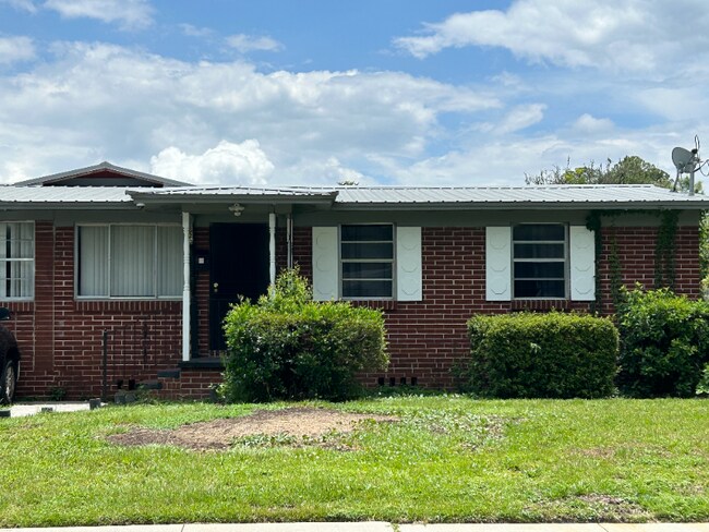 property at 2620 Wilkins Ct
