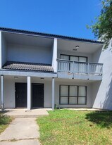 4226 Walnut Hills Dr in Corpus Christi, TX - Building Photo