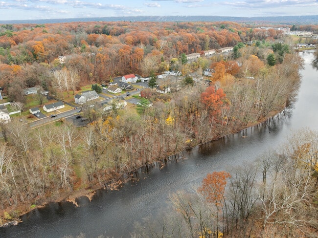 1701 Farmington Ave in Farmington, CT - Building Photo - Building Photo