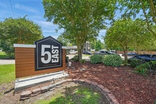 5 East Apartments in Baton Rouge, LA - Building Photo