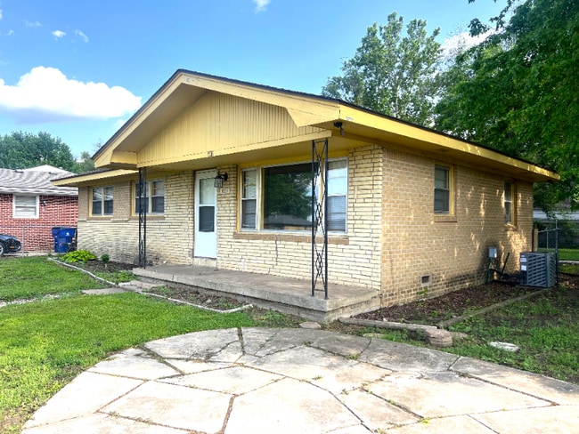631 Alexander Dr in Haysville, KS - Building Photo - Building Photo