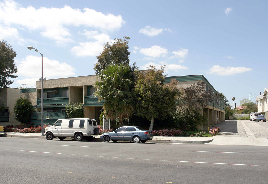 The Montecito South Apartments in Mission Hills, CA - Building Photo