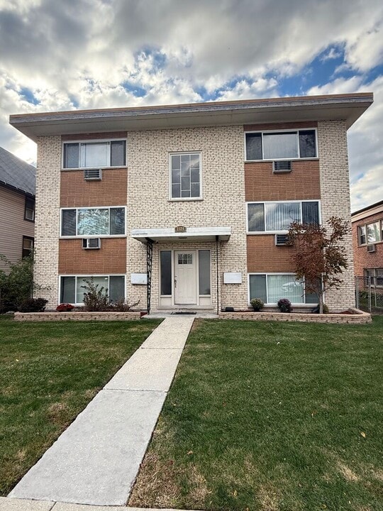 2124 14th Ave in Broadview, IL - Building Photo