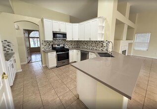 8723 Lighthouse Dr in Bakersfield, CA - Building Photo - Building Photo