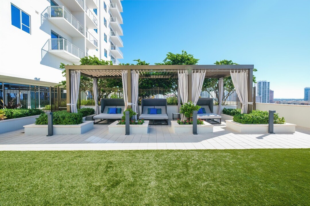 ParkLine Palm Beaches in West Palm Beach, FL - Foto de edificio