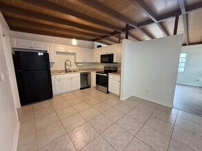 1840 Maple Ave in Ft. Myers, FL - Foto de edificio - Building Photo