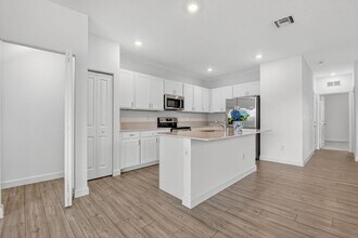 4645 Meyerson Pl in Greenacres, FL - Building Photo - Building Photo