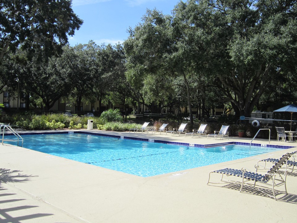 Fisherman's Landing Apartment Homes in Temple Terrace, FL - Building Photo