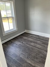 37 Maple St, Unit 2 in Newport, NH - Building Photo - Building Photo