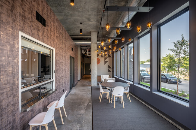 Ernestine Apartments in Minneapolis, MN - Foto de edificio - Interior Photo