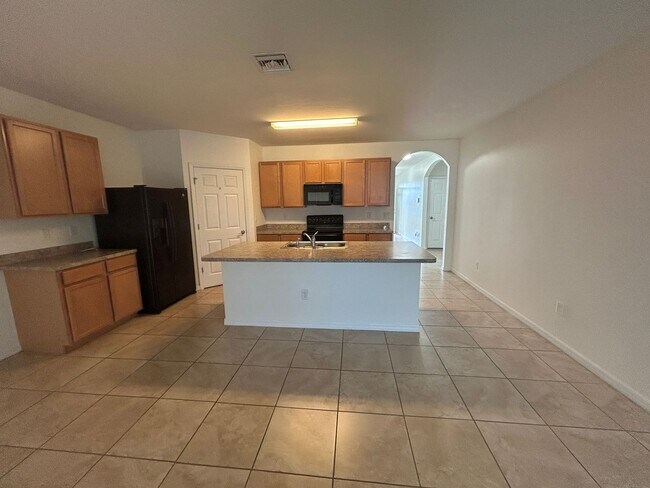 1123 SW 40th Terrace in Cape Coral, FL - Building Photo - Building Photo