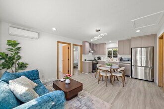 5595 Heil Ave in Huntington Beach, CA - Building Photo - Building Photo