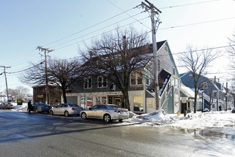 Pickering Wharf Marina Condominiums in Salem, MA - Building Photo - Building Photo
