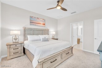 11771 Venetian Lagoon Dr in Ft. Myers, FL - Foto de edificio - Building Photo