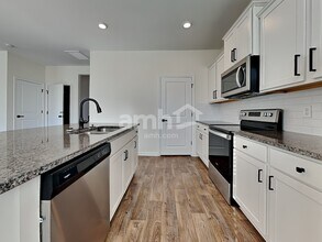 121 Decker Dr in Pooler, GA - Building Photo - Building Photo